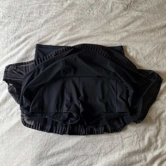 EUC Athleta A-Game Mini Skort 13.5” in Black - Picture 3 of 5